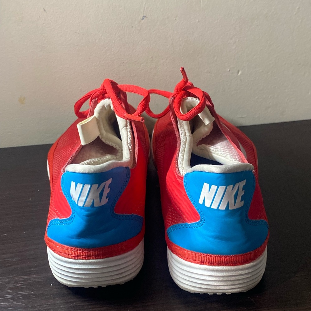 Used nikes - Picture 2 of 5